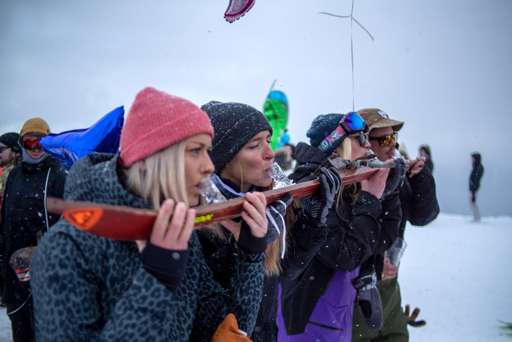 Apres-Allstars® Skischuh Schnapsglas mit Bindung im Set